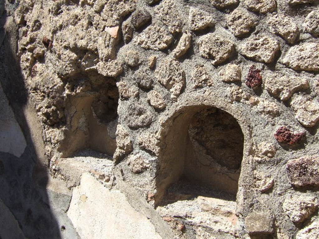 VI.8.14 May 2006. Two niches on north wall.