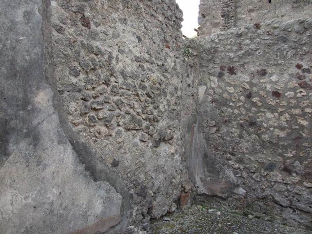 VI.8.16 Pompeii. Shop with dwelling. December 2007. South west corner of rear room.