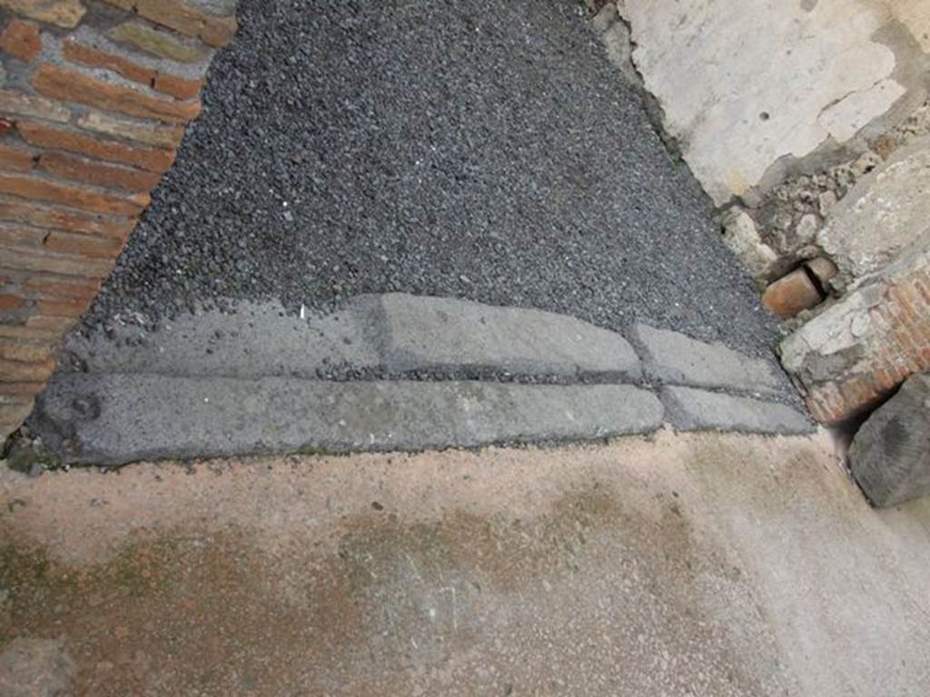 VI.8.17 Pompeii. December 2007. Threshold or sill.