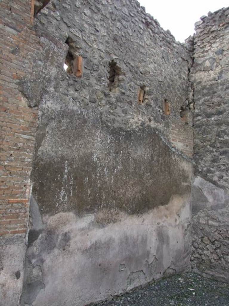 VI.8.18 Pompeii. Shop. December 2007. South wall.