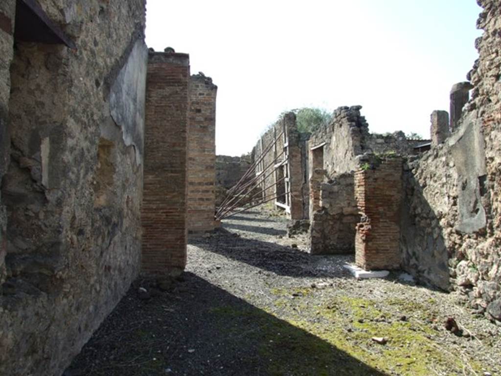 VI.8.20 Pompeii. March 2009. Room 1. Entrance corridor looking west to peristyle area.