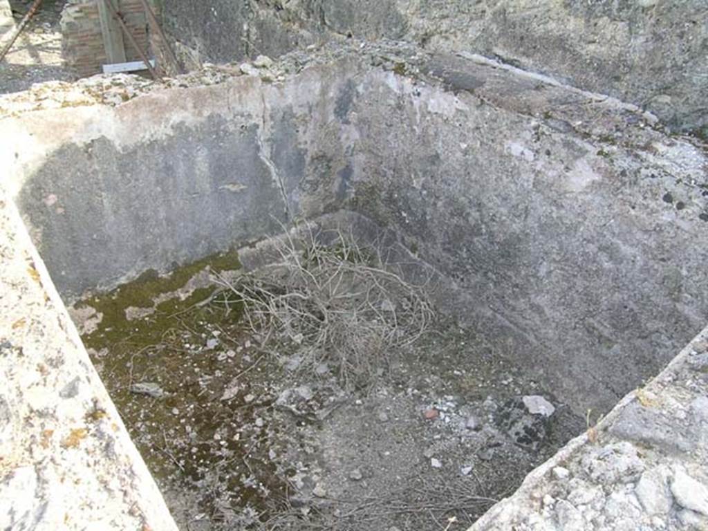 VI.8.20 Pompeii. June 2005. Vat 1, looking south-west. Photo courtesy of Nicolas Monteix.