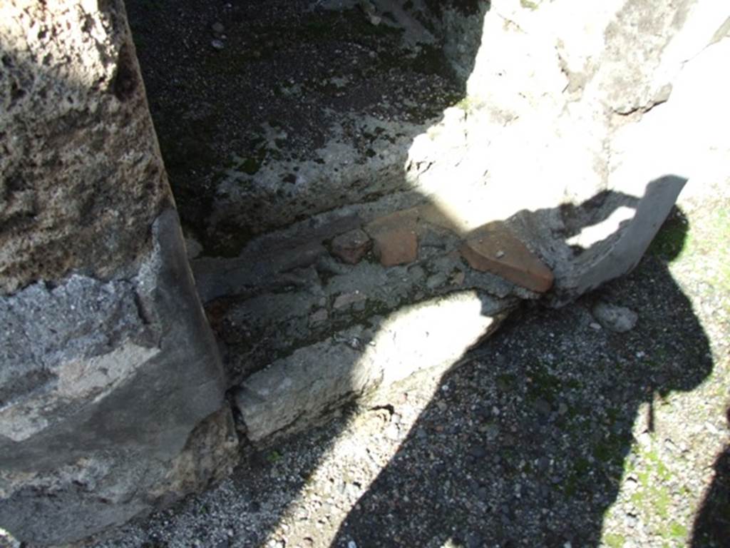 VI.8.21 Pompeii. March 2009. Two lower steps on staircase in room on north side of vestibule.