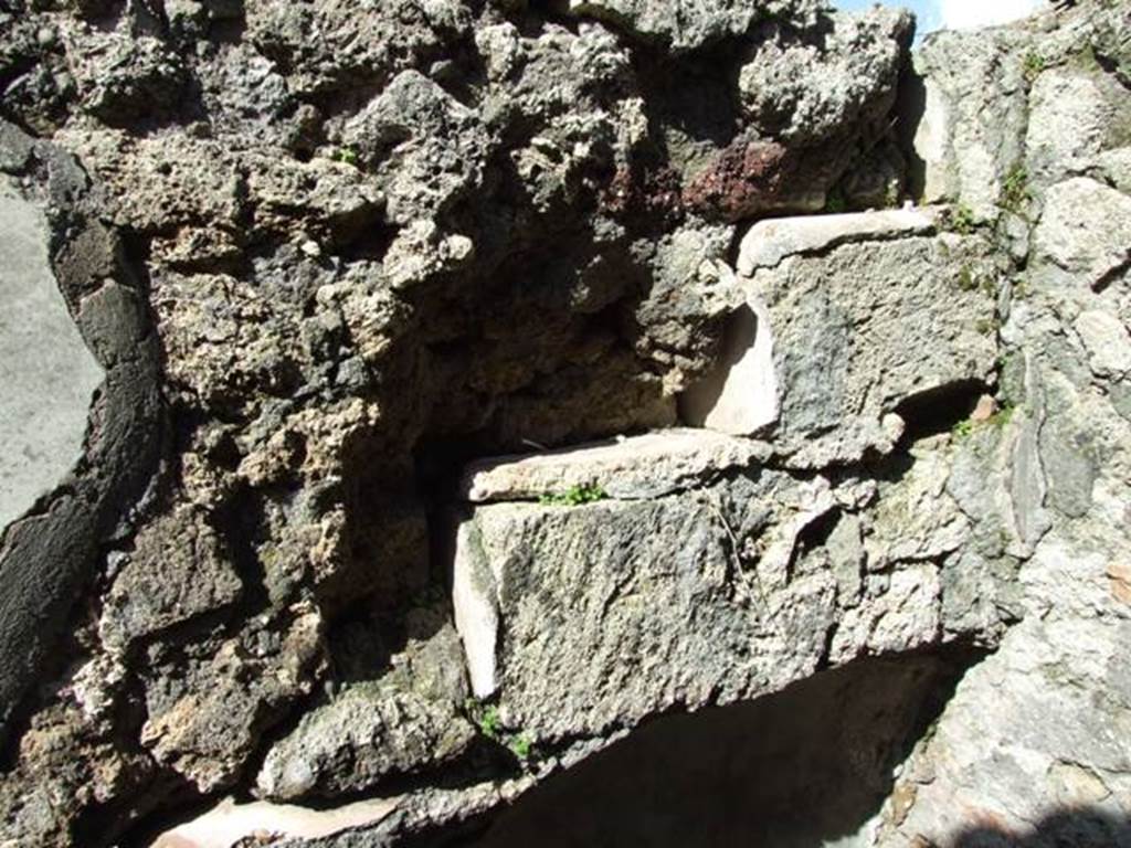 VI.8.21 Pompeii. March 2009. North wall, above recess under stairs in room on north side of vestibule.