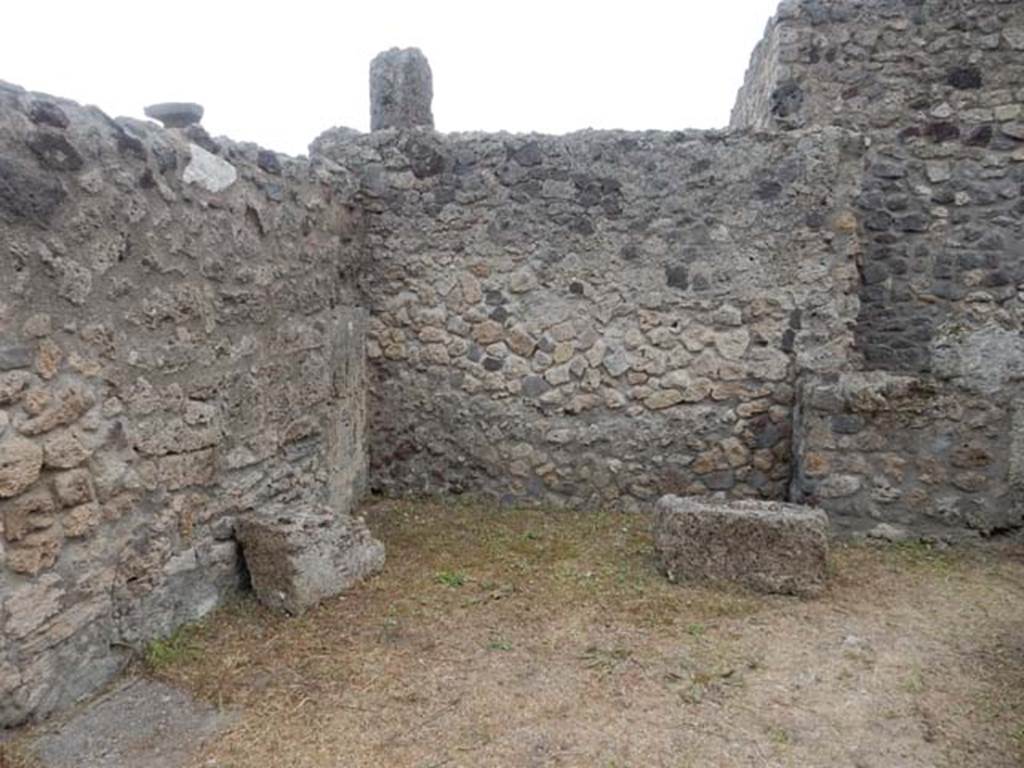 VI.8.22 Pompeii. May 2017. Room 3, looking towards south wall of ala on south side of atrium. Photo courtesy of Buzz Ferebee.