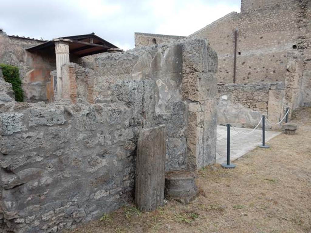 VI.8.22 Pompeii. May 2017. Looking north-west across south ala towards doorway to tablinum on west side of atrium. Photo courtesy of Buzz Ferebee.
