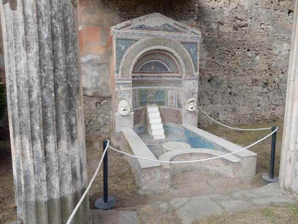 VI.8.22 Pompeii. May 2017. Room 11, view of the large fountain on west side of garden. Photo courtesy of Buzz Ferebee.