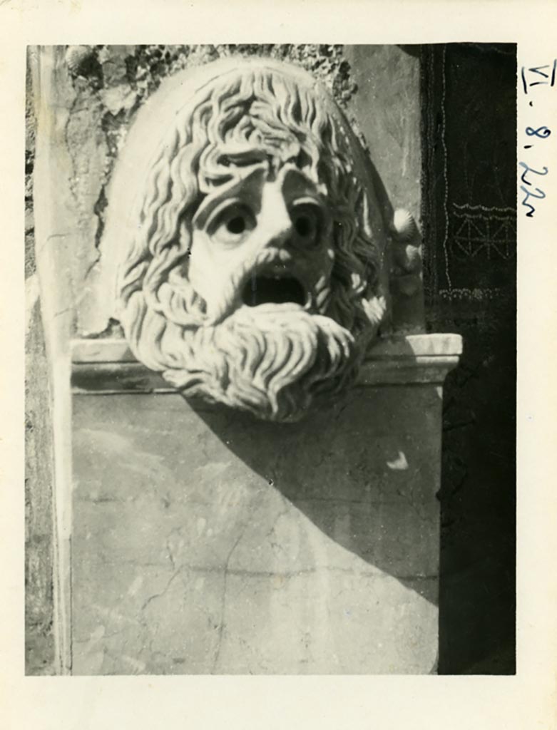 VI.8.22 Pompeii. Pre-1937-1939. Detail of mask on left (or south) of the large fountain.
Photo courtesy of American Academy in Rome, Photographic Archive. Warsher collection no. 355.