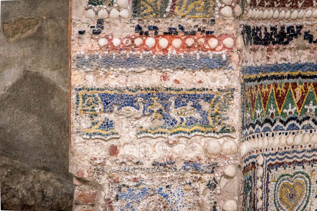 VI.8.22 Pompeii. January 2019. Detail from south end of fountain. Photo courtesy of Johannes Eber.
