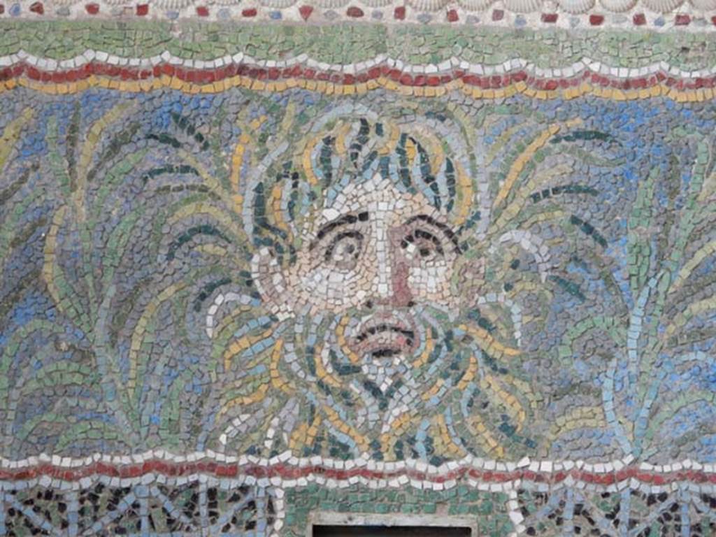 VI.8.22 Pompeii. May 2017. Detail from centre panel of a mask of a river god surrounded by plants. Photo courtesy of Buzz Ferebee.