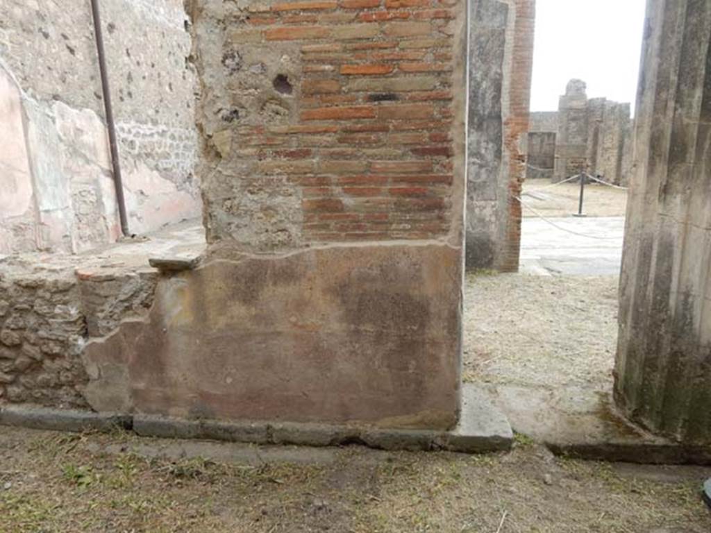 VI.8.22 Pompeii. May 2017. Room 11, remains of painted decoration on east wall of garden area. Photo courtesy of Buzz Ferebee.