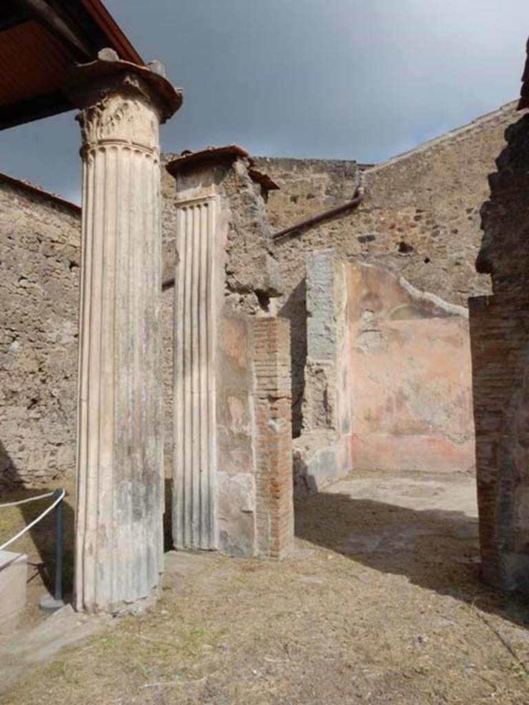 VI.8.22 Pompeii. May 2017. Looking north from portico of peristyle towards doorway to triclinium. Photo courtesy of Buzz Ferebee.