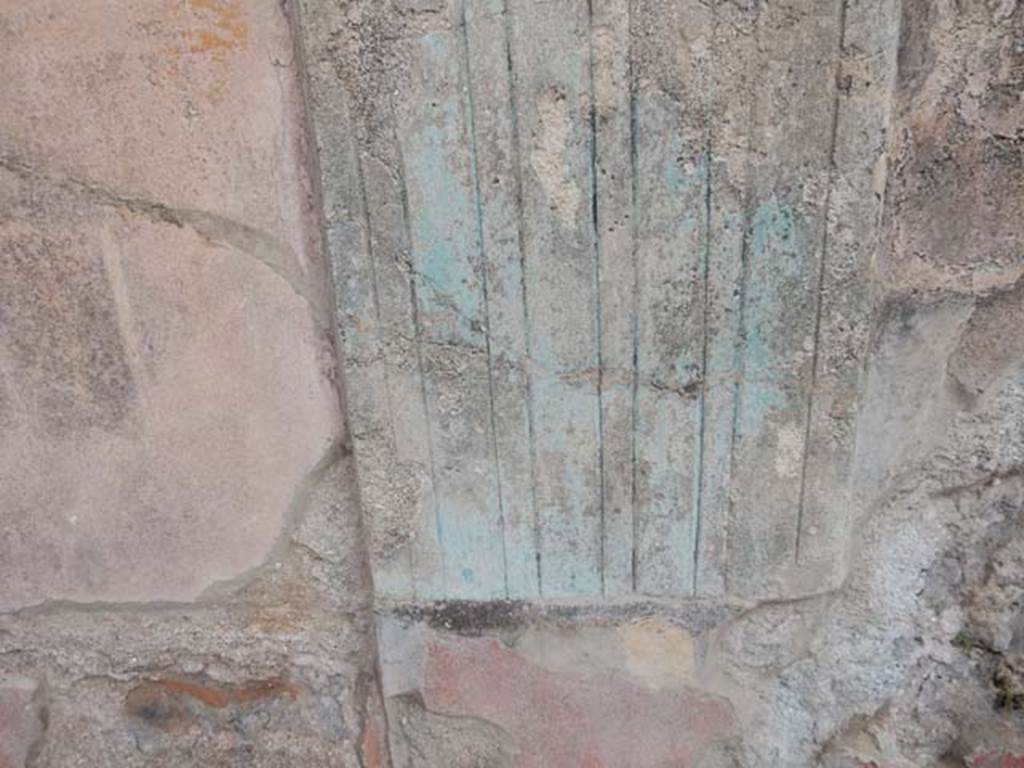 VI.8.22 Pompeii. May 2017. Detail of stucco decoration on north wall. Photo courtesy of Buzz Ferebee.