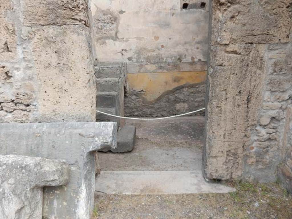 VI.8.22 Pompeii. May 2017. Room 18, looking north through doorway. Photo courtesy of Buzz Ferebee.