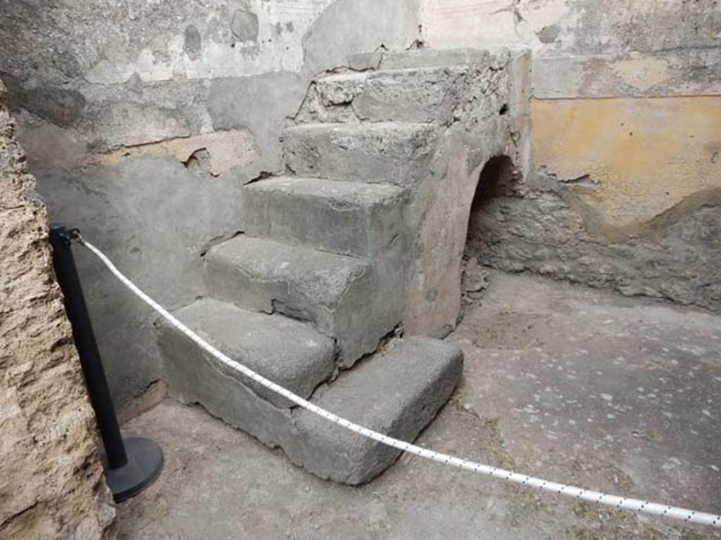 VI.8.22 Pompeii. May 2017. Room 18, west wall with stairs to upper floor. Photo courtesy of Buzz Ferebee.