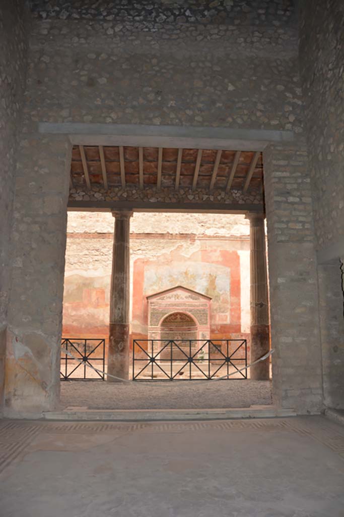 VI.8.23 Pompeii. September 2019. Looking west across tablinum towards garden area.
Foto Annette Haug, ERC Grant 681269 DÉCOR.
