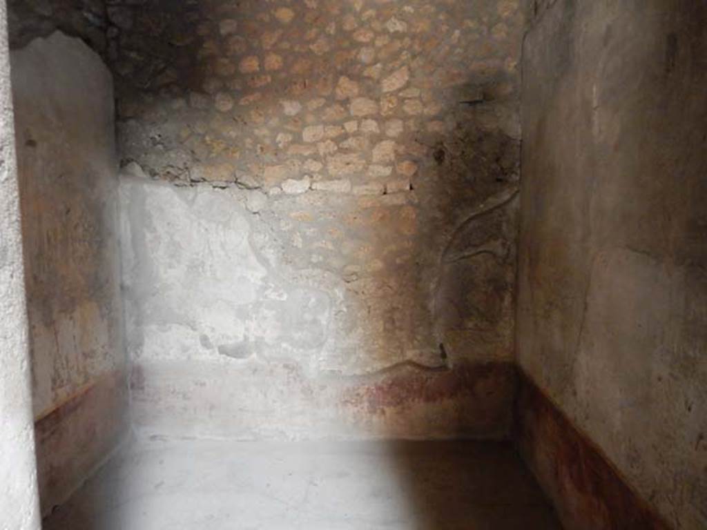 VI.8.23 Pompeii. May 2017. Looking east through doorway to room on north side of entrance corridor. Photo courtesy of Buzz Ferebee.