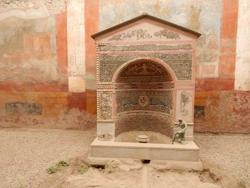 VI.8.23 Pompeii. May 2017. Mosaic and shell fountain against west wall of garden area. Photo courtesy of Buzz Ferebee.