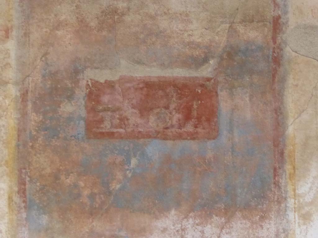 VI.8.24 Pompeii. September 2017. West wall of tablinum, detail of painted panel with the attributes of Zeus.
Foto Annette Haug, ERC Grant 681269 DÉCOR.