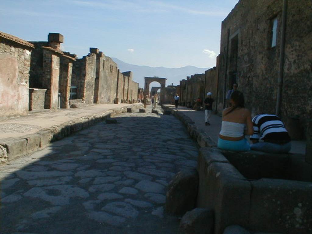 VI.8.24. Linked to VI.8.23
VI.10 Via di Mercurio looking south VI.8.2