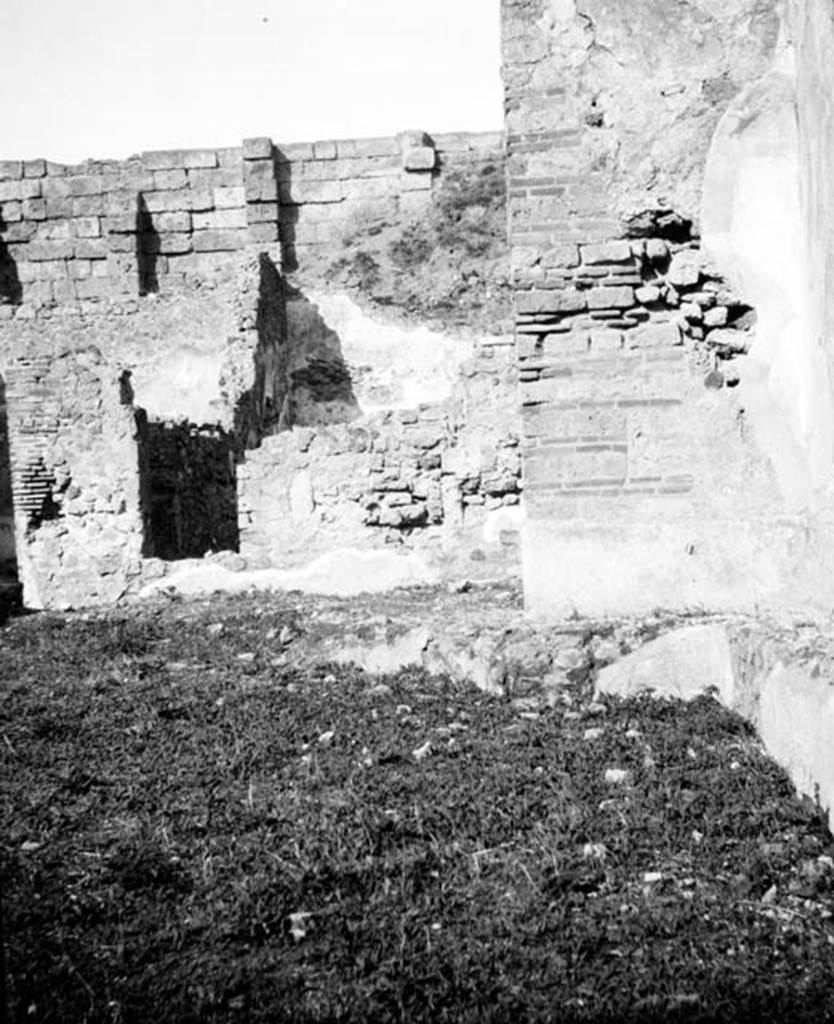 231761 Bestand-D-DAI-ROM-W.641.jpg
6.9.1 Pompeii. W641. Looking north from garden area 18, north-east side, across the walkway of room 4, towards doorway to corridor to room 8.
Photo by Tatiana Warscher. With kind permission of DAI Rome, whose copyright it remains.
See http://arachne.uni-koeln.de/item/marbilderbestand/231761
According to Warscher, this showed the north-east corner of the Xystus, where one could see the remains of a podium.
See Warscher, T, 1938: Codex Topographicus Pompejanus, Regio VI, insula 9: Pars prima, (no.21), DAIR, Rome.