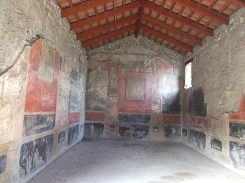 VI.9.2 Pompeii. December 2007. Room 27. Triclinium.