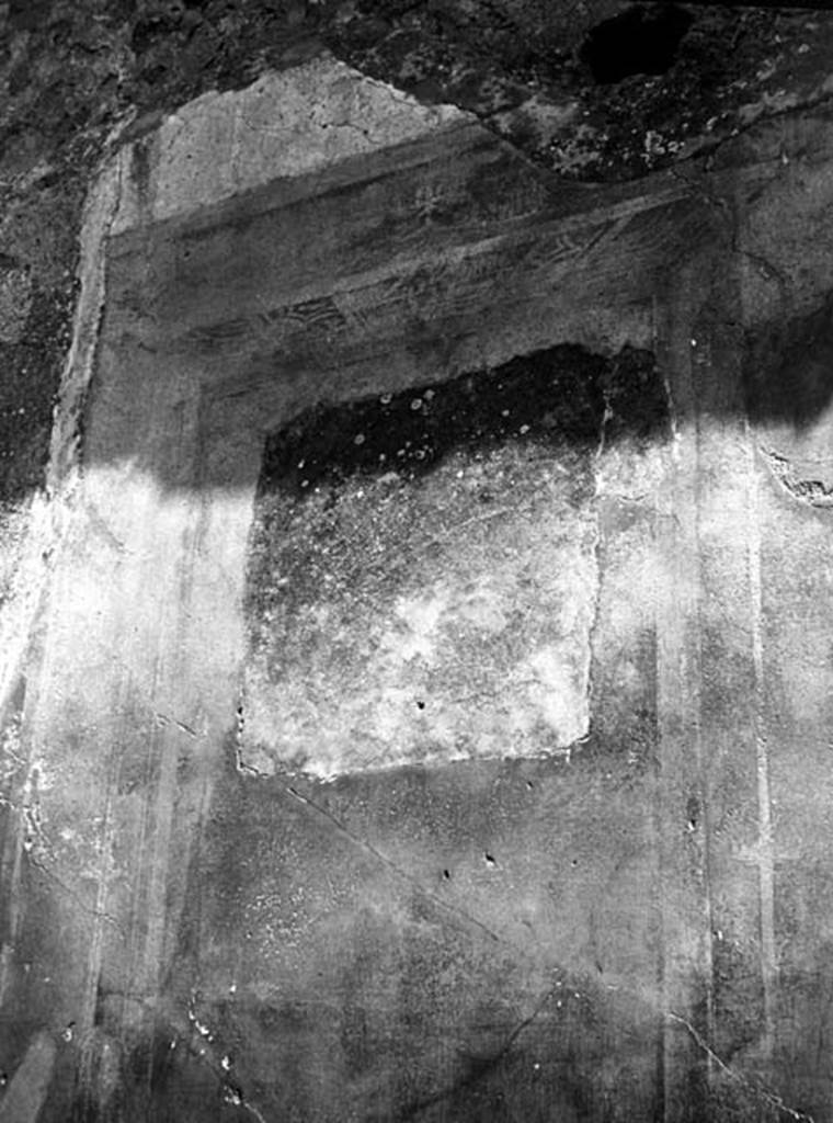 231748 Bestand-D-DAI-ROM-W.610.jpg
VI.9.2 Pompeii. W.610. Room 28, east wall.
Photo by Tatiana Warscher. With kind permission of DAI Rome, whose copyright it remains.
See http://arachne.uni-koeln.de/item/marbilderbestand/231748