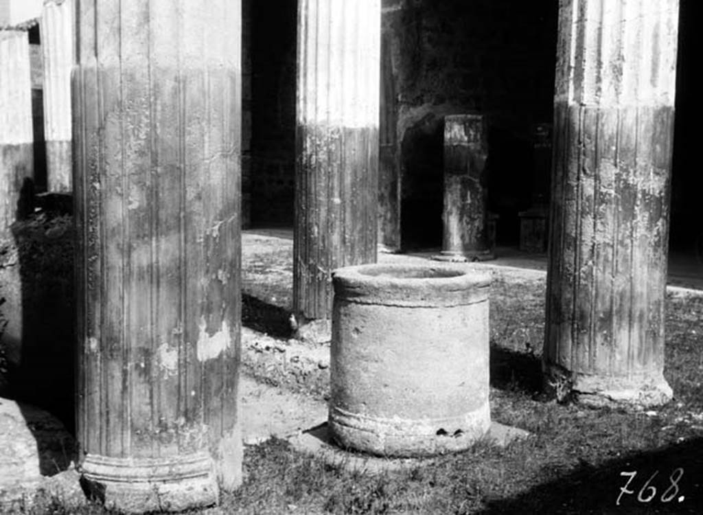 231732 Bestand-D-DAI-ROM-W.538.jpg
VI.9.2 Pompeii. W.538. Puteal 22 in peristyle 16.
Photo by Tatiana Warscher. Photo © Deutsches Archäologisches Institut, Abteilung Rom, Arkiv. See http://arachne.uni-koeln.de/item/marbilderbestand/231732