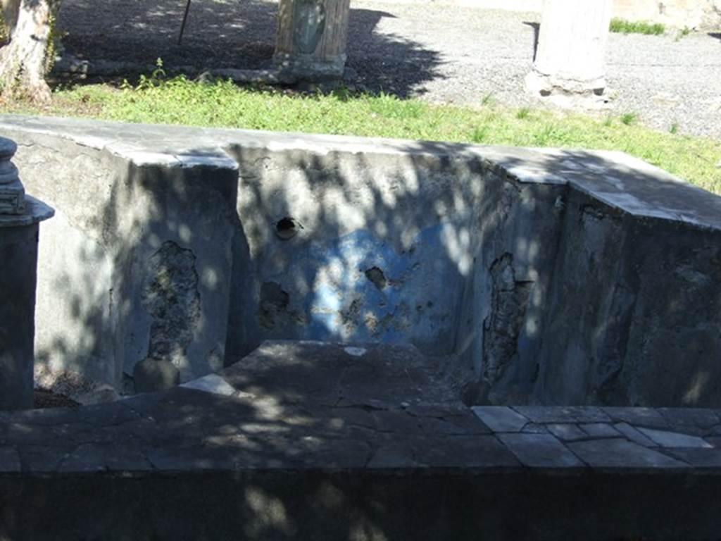 VI.9.2 Pompeii. March 2009. Peristyle garden 17, east end of pool 18 with blue painted plaster.