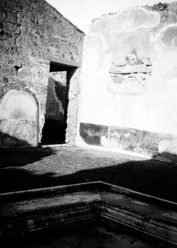 231460 Bestand-D-DAI-ROM-W.462.jpg
VI.9.2 Pompeii. W.462. Room 2, north-west corner and west end of north wall of atrium.
Photo by Tatiana Warscher. With kind permission of DAI Rome, whose copyright it remains.
See http://arachne.uni-koeln.de/item/marbilderbestand/231460