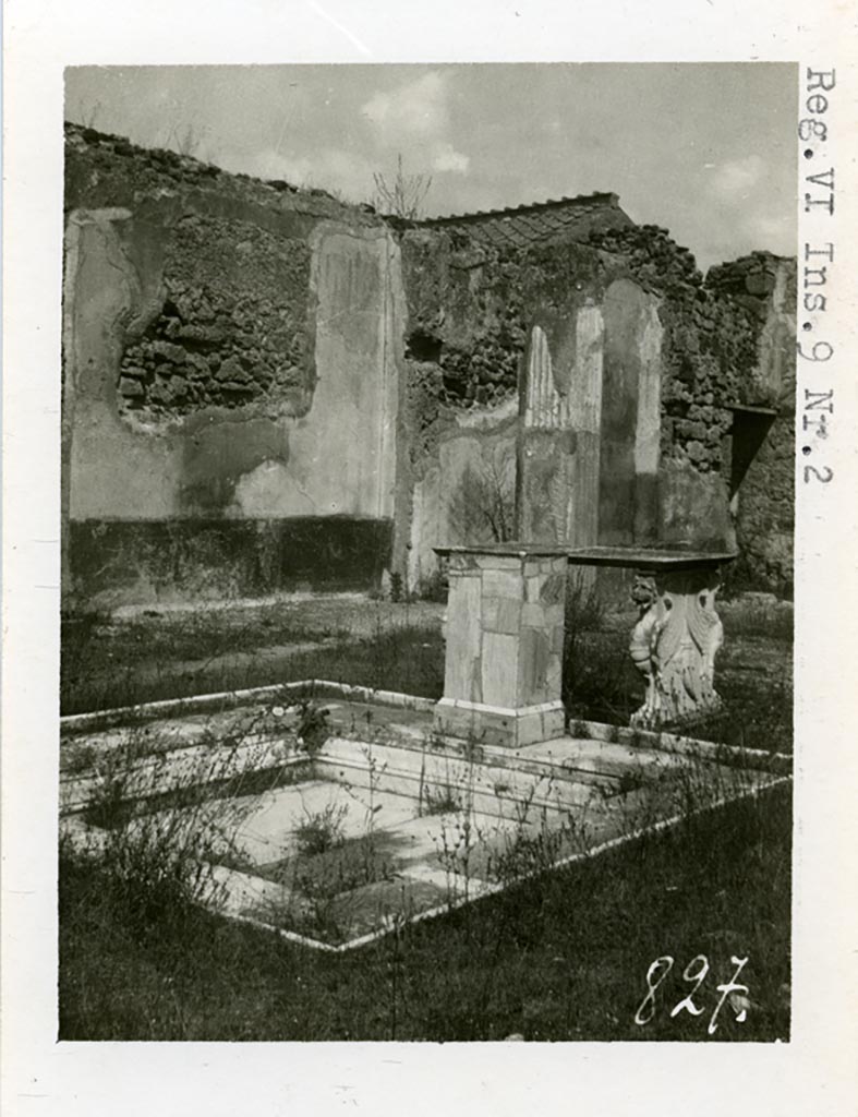VI.9.2 Pompeii. Pre 1937-39. Room 2, looking towards north-east side of atrium.
Photo courtesy of American Academy in Rome, Photographic Archive. Warsher collection no. 827.