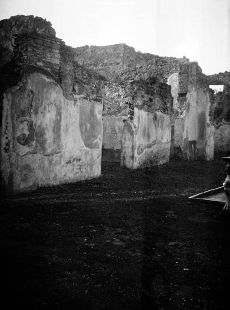 231697 Bestand-D-DAI-ROM-W.459.jpg
VI.9.2 Pompeii. W.459. Room 2, south wall of atrium, with doorways to rooms 13 (centre) 12 and 10. The painting of Daedalus and Pasiphae would have been found on the pilaster between doorways on the left. The other painting, second below, was found on the pilaster, to the right of centre.
Photo by Tatiana Warscher. With kind permission of DAI Rome, whose copyright it remains.
See http://arachne.uni-koeln.de/item/marbilderbestand/231697