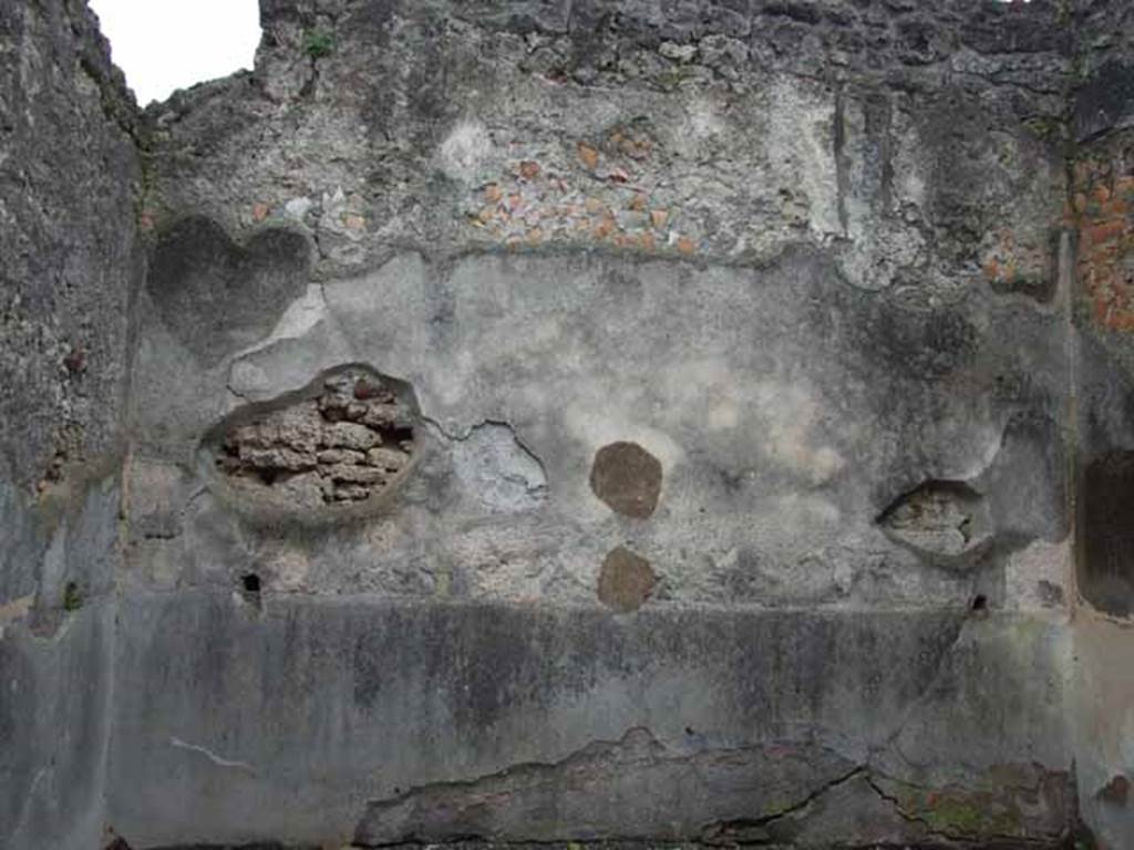 VI.9.2 Pompeii. May 2010. Room 10, south wall.