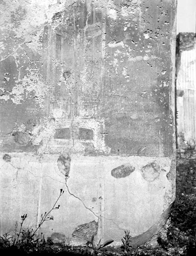 231705 Bestand-D-DAI-ROM-W.477.jpg
VI.9.2 Pompeii. W.477. Room 14, remains of wall decoration from north wall on west side of doorway.
Photo by Tatiana Warscher. With kind permission of DAI Rome, whose copyright it remains.
See http://arachne.uni-koeln.de/item/marbilderbestand/231705