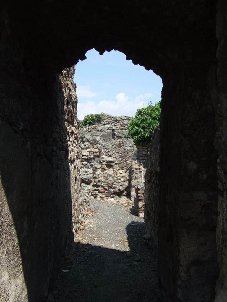 VI.9.2 Pompeii. September 2005. Room 32. Corridor looking east towards corridor30.