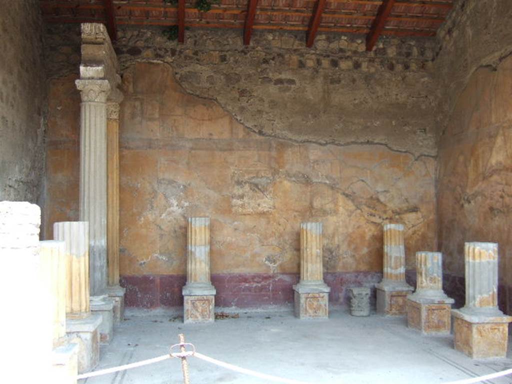 VI.9.2 Pompeii. September 2005. Room 24. Corinthian Oecus. East wall.