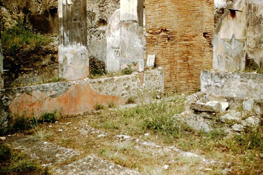 VI.9.3 Pompeii. 1959. Looking north-east across pseudo-peristyle 9. On the right, are the painted decorations in room 12. Photo by Stanley A. Jashemski.
Source: The Wilhelmina and Stanley A. Jashemski archive in the University of Maryland Library, Special Collections (See collection page) and made available under the Creative Commons Attribution-Non Commercial License v.4. See Licence and use details.
J59f0568