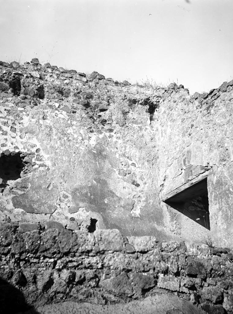 VI.9.3 Pompeii. W694.
North-east side of house, doorway to kitchen room 37 on right, leading to rear entrance at VI.9.12.
Photo by Tatiana Warscher. Photo © Deutsches Archäologisches Institut, Abteilung Rom, Arkiv.