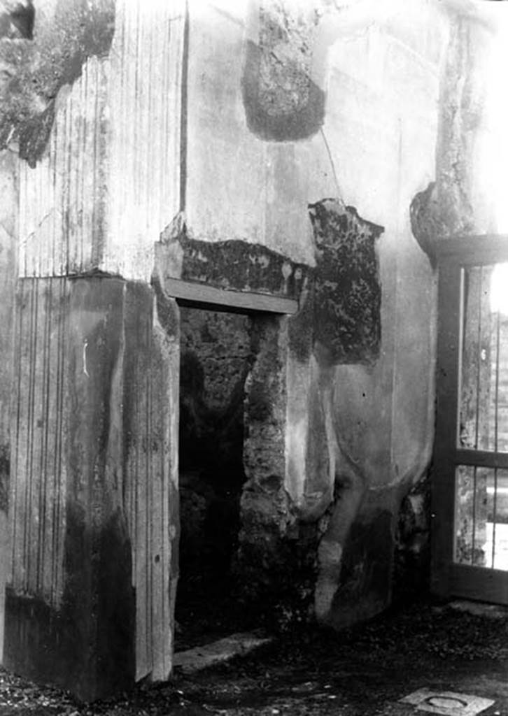 230900 Bestand-D-DAI-ROM-W.810.jpg
VI.9.6 Pompeii. W.810. Looking south-west towards doorway to room 2, on south side of room 1, the fauces.
Photo by Tatiana Warscher. Photo © Deutsches Archäologisches Institut, Abteilung Rom, Arkiv. See http://arachne.uni-koeln.de/item/marbilderbestand/230900