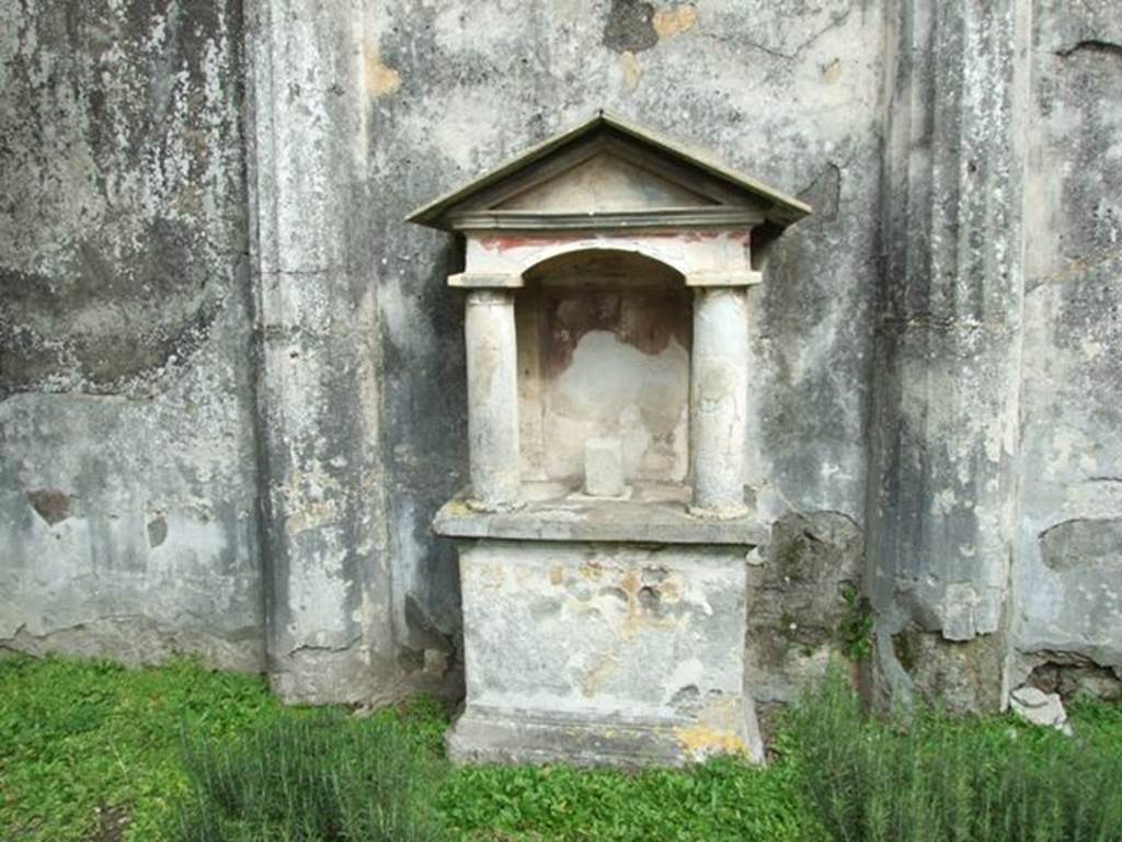 VI.9.6 Pompeii. March 2009. Room 17, aedicula lararium against east wall of garden area.