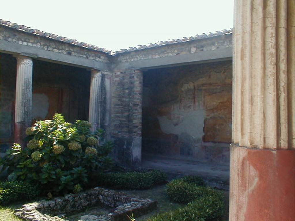 VI.9.6 Pompeii. Room 6, looking across to south-west corner of peristyle.