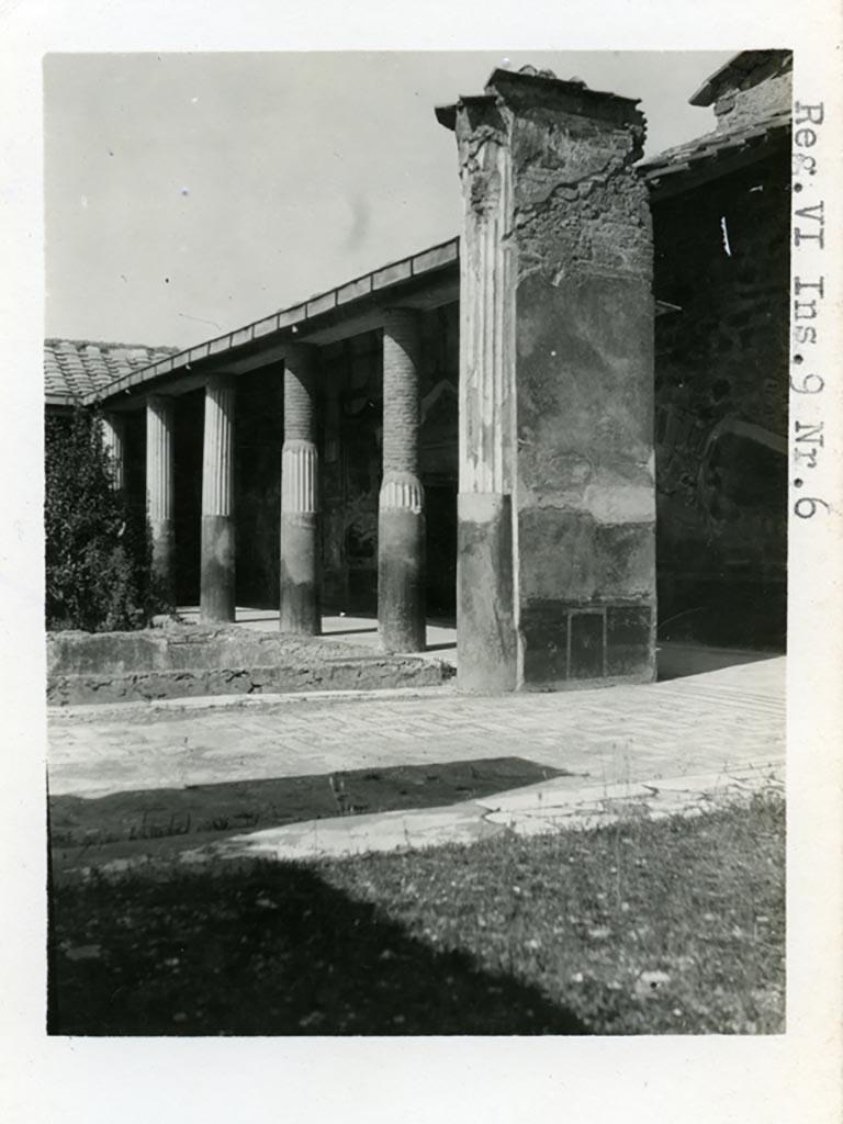 VI.9.6 Pompeii. Pre-1937-39. Room 6, pilaster in north-east corner of peristyle, looking west from room 22.
Photo courtesy of American Academy in Rome, Photographic Archive. Warsher collection no. 1798.