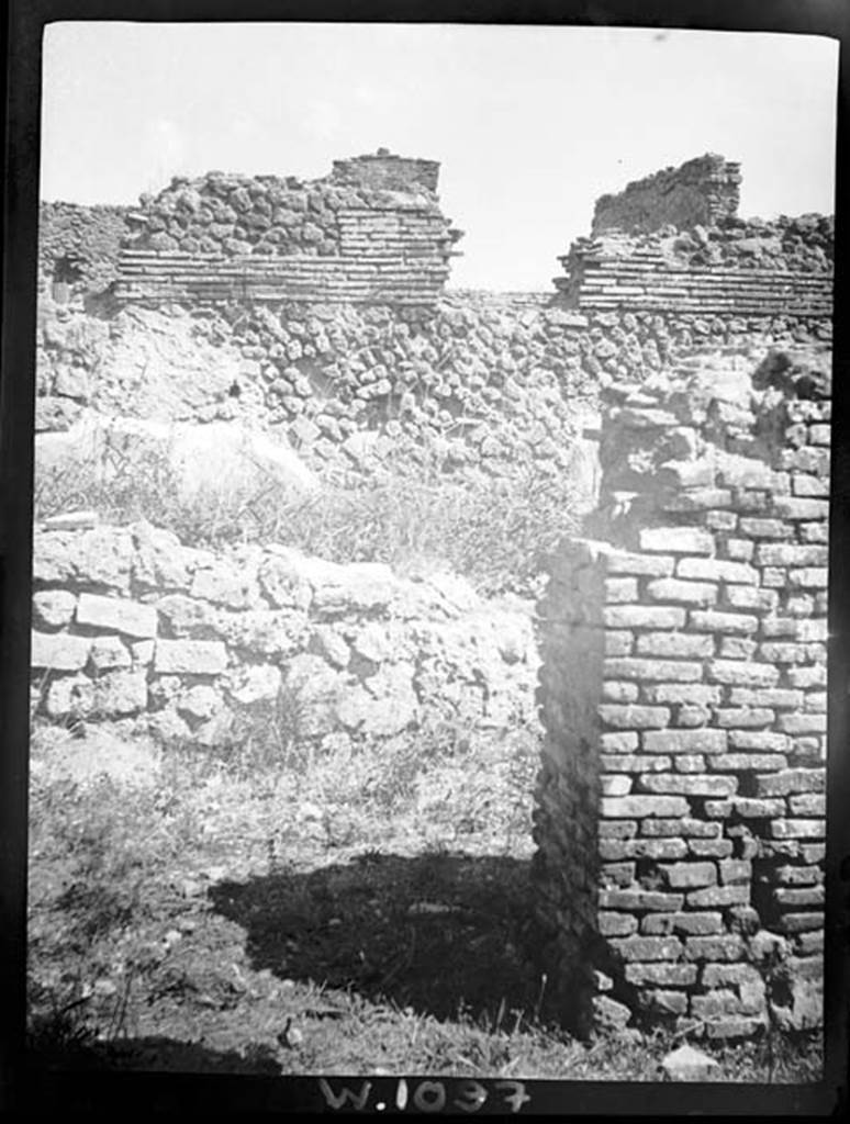 230587 Bestand-D-DAI-ROM-W.1097.jpg
VI.9.7 Pompeii. W1097.Looking east across garden towards stable area 18, from pilaster between rooms corridor 11, and room 12.
Photo by Tatiana Warscher. With kind permission of DAI Rome, whose copyright it remains.
See http://arachne.uni-koeln.de/item/marbilderbestand/230587