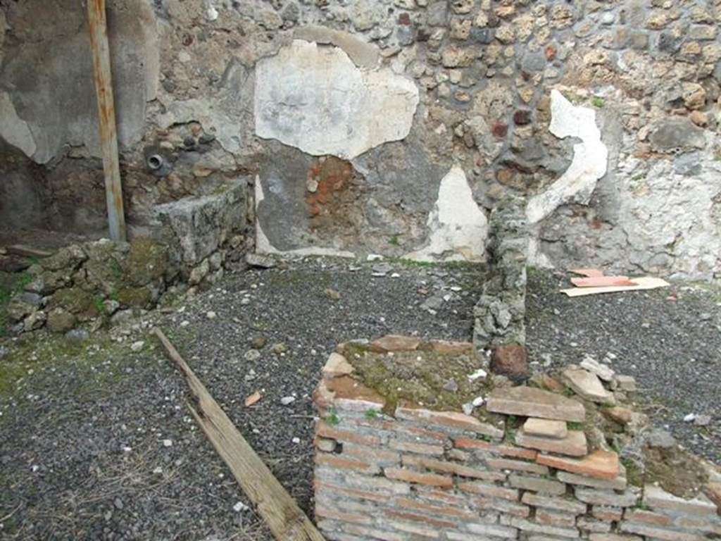 VI.9.7 Pompeii. March 2009. Room 16 and room 17. Cubicula.