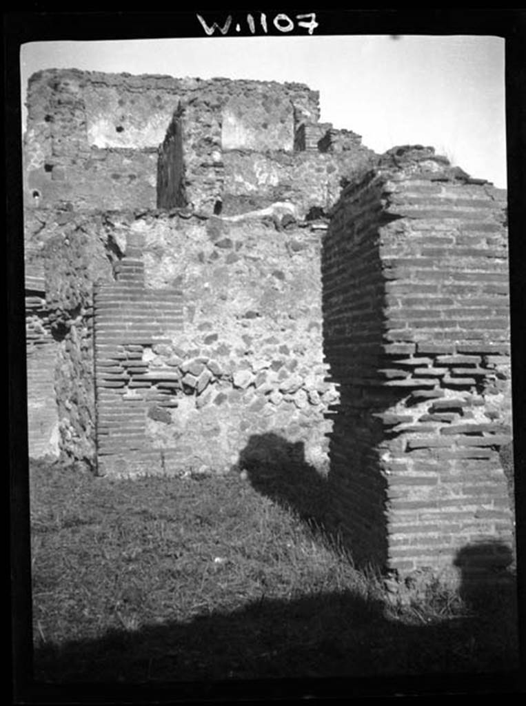 230594 Bestand-D-DAI-ROM-W.1107.jpg
VI.9.7/8 Pompeii. W1107. Looking north past pilaster in stable 18, which would have been entered from VI.9.8. The blocked doorway into VI.9.6 at the end of the north portico of the garden area, can be seen on the left.
Photo by Tatiana Warscher. With kind permission of DAI Rome, whose copyright it remains.
See http://arachne.uni-koeln.de/item/marbilderbestand/230594