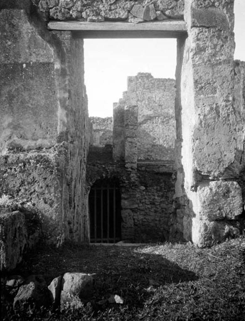231264 Bestand-D-DAI-ROM-W.734.jpg
6.9.10 Pompeii. W734. Doorway leading to corridor 23 at rear of house, from Vicolo del Fauno.
Photo by Tatiana Warscher. With kind permission of DAI Rome, whose copyright it remains.
See http://arachne.uni-koeln.de/item/marbilderbestand/231264