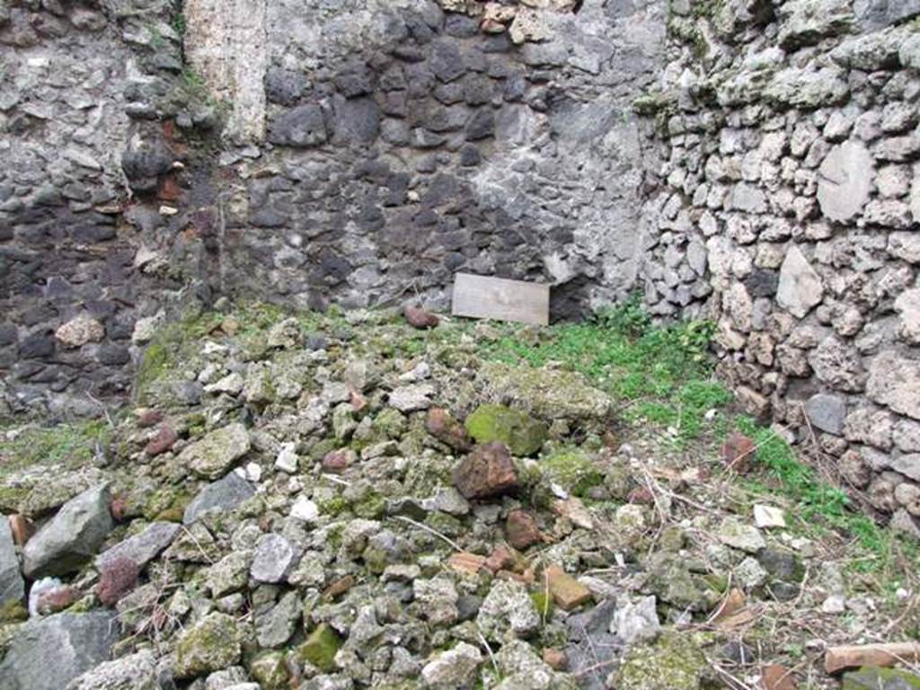 VI.9.10 Pompeii. March 2009. Rubble.