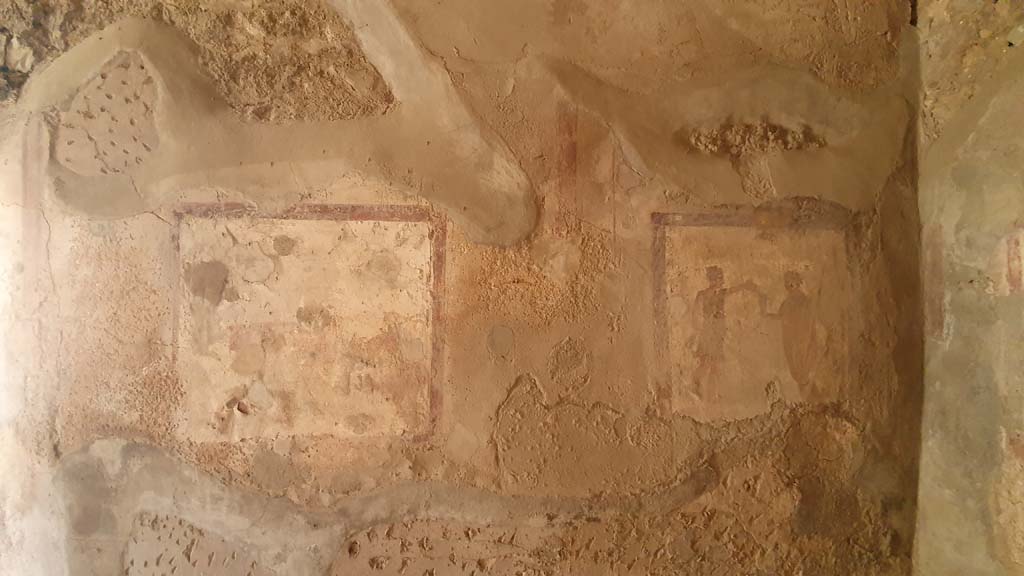 VI.10.1/19 Pompeii. July 2021. Frescoes on north wall at east end.
Foto Annette Haug, ERC Grant 681269 DÉCOR.