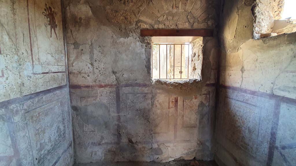 VI.10.1 Pompeii. July 2021. East wall of rear room.
Foto Annette Haug, ERC Grant 681269 DÉCOR.