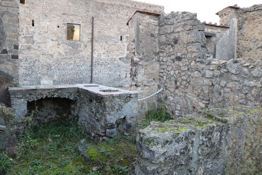 VI.10.3 Pompeii. December 2018.
Looking west from rear of counter towards doorway onto Via di Mercurio. Photo courtesy of Aude Durand.
